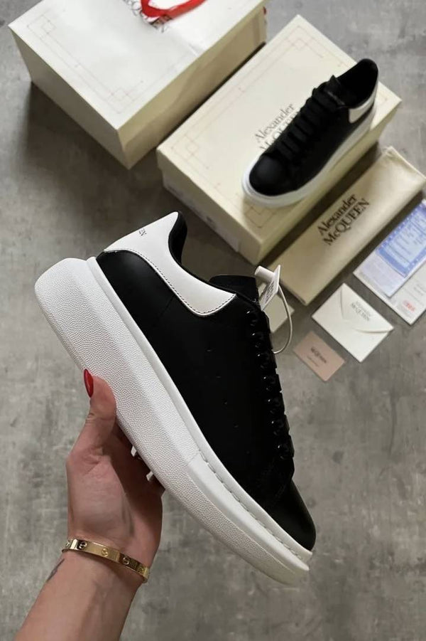 Alexander McQuee.n Sneakers With Card Bill carry Bag & Og Box