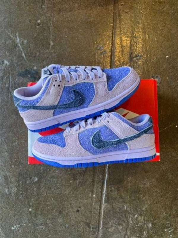 NIK.E SB DUNK LOW HYDRANGEAS