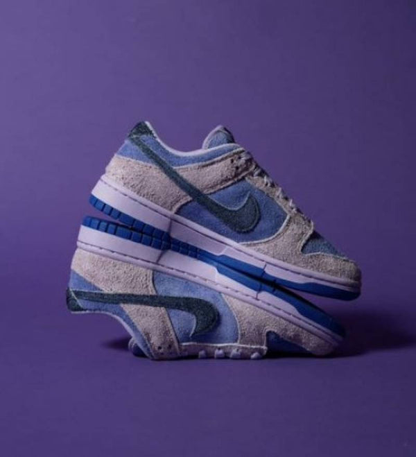 NIK.E SB DUNK LOW HYDRANGEAS