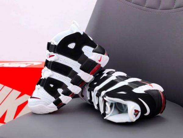 NIK.E AIR MORE UPTEMPO SCOTTIE PIPPEN