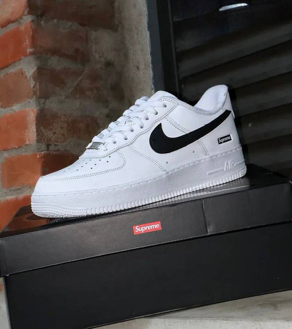 NIK.E AIRFORCE 1 LOW SUPREME WHITE BLACK