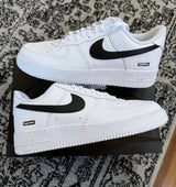 NIK.E AIRFORCE 1 LOW SUPREME WHITE BLACK
