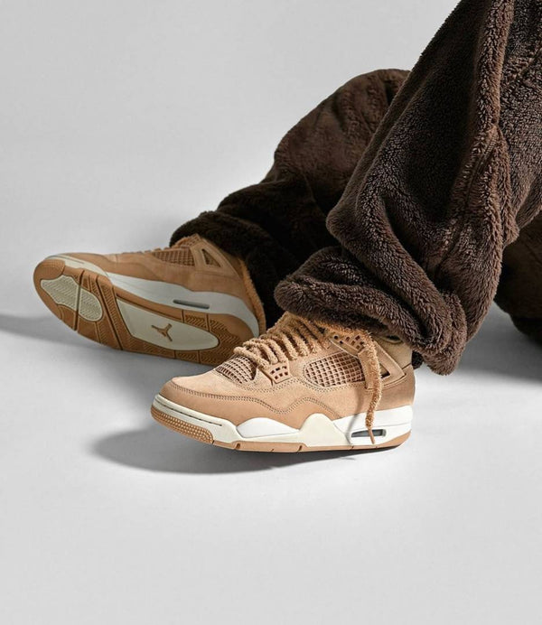 NIK.E AIR JORDAN 4 COZY GIRL
