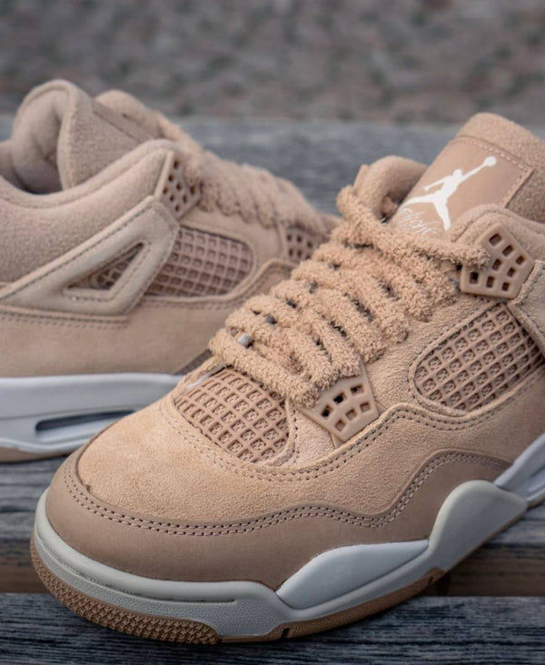 NIK.E AIR JORDAN 4 COZY GIRL