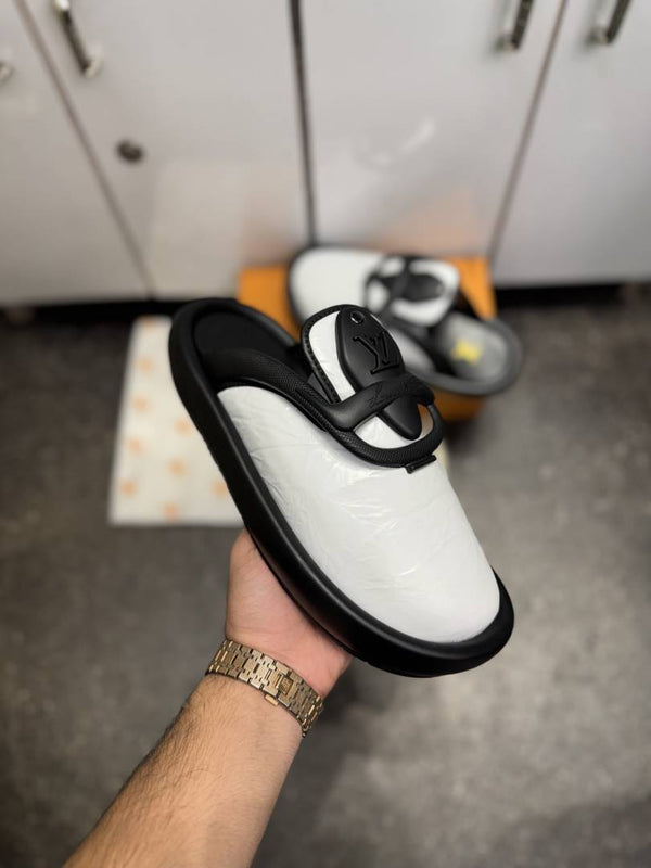 LOIUS VUTTON PREMIUM BOOT CUT WHITE BLACK 010
