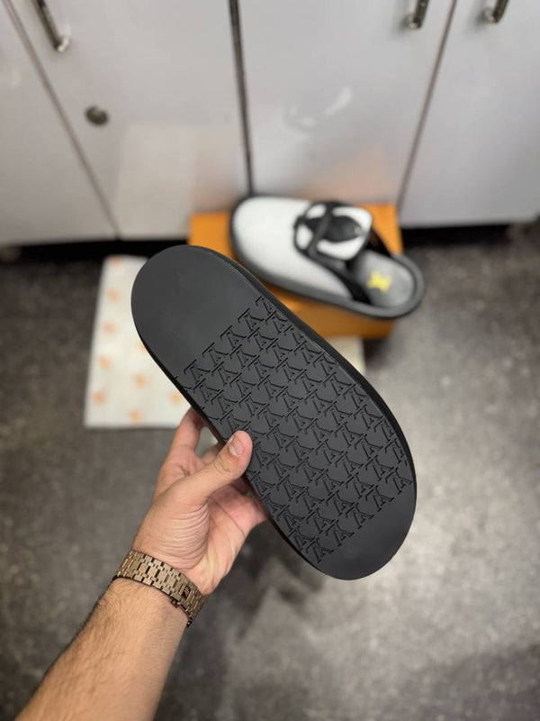 LOUI.S VUITTON PREMIUM BOOT CUT WHITE BLACK 010