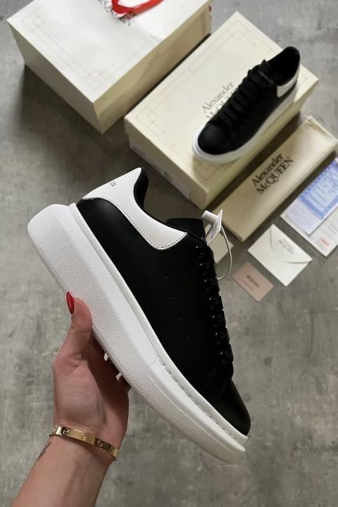 Alexander McQuee.n Sneakers With Card Bill carry Bag & Og Box