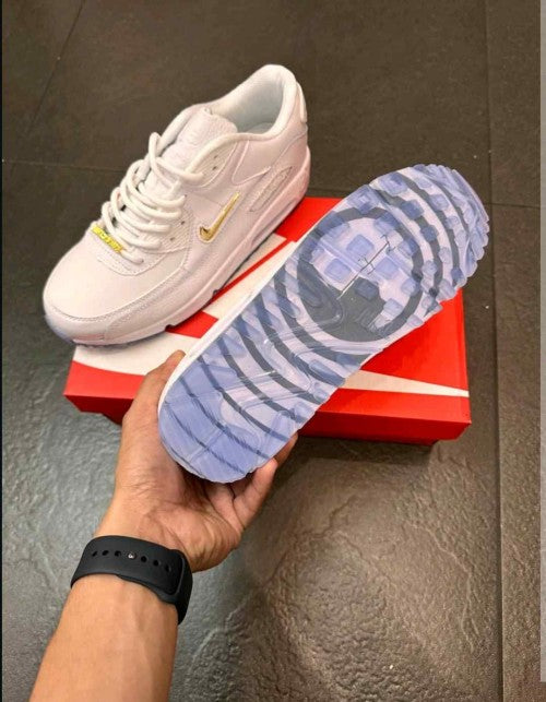 NIKEE AIR MAX 90 PIRATE RADIO WHITE METALLIC GOLDe