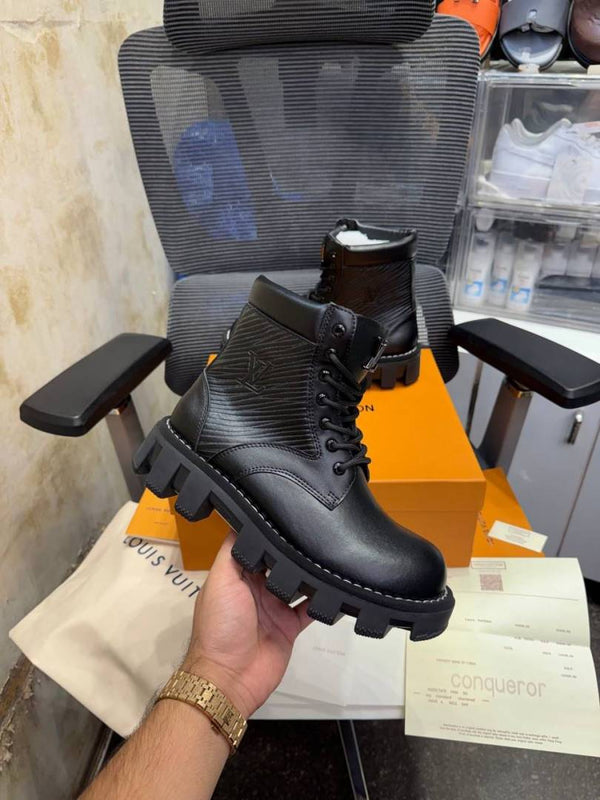 Loui.s vuitto.n LV Checker Ranger black