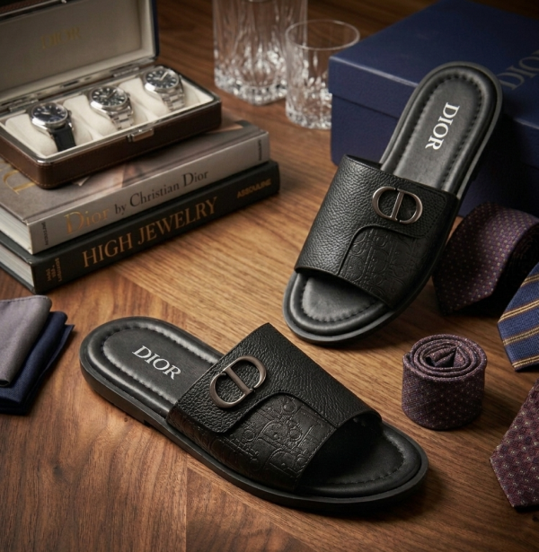DIO.R MONOGRAM PREMIUM BLACK CHAPPAL 052