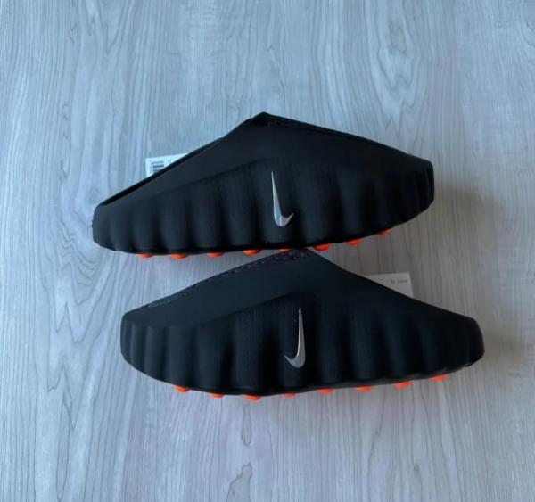 Nik.e Mind 001 Mules In black