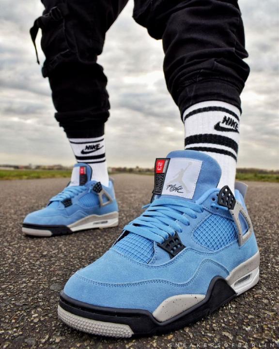 Nik.e Air Jordan 4 University Blue SEMI UA