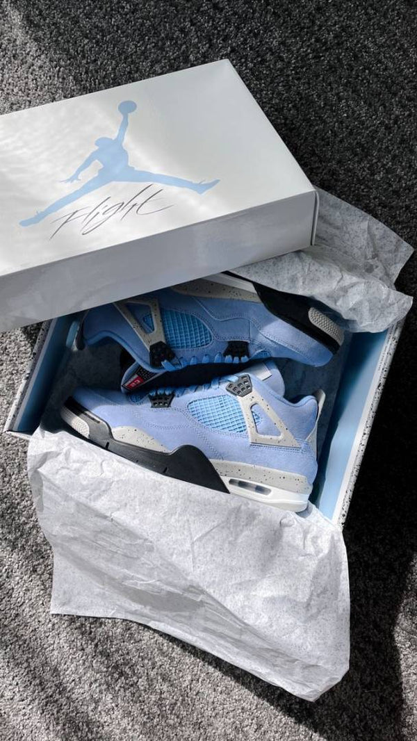 Nik.e Air Jordan 4 University Blue SEMI UA