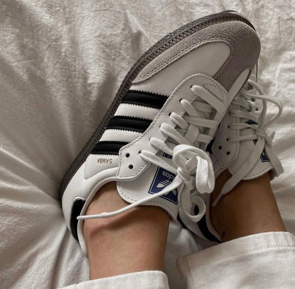 ADIDA.S SAMBA WHITE BLACK WITH KEYCHAIN MENS FIX
