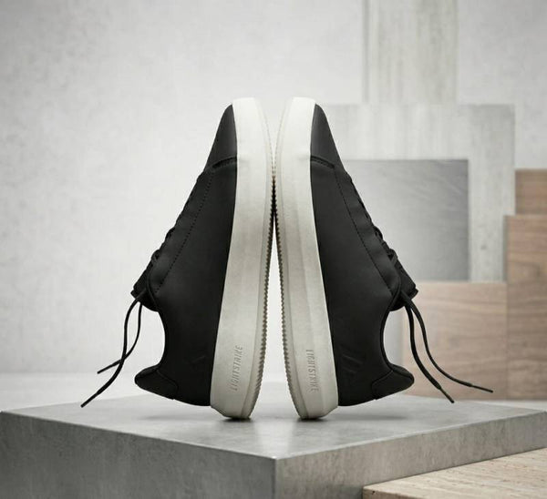 ADIDA.S ACESMASH BLACK WHITE