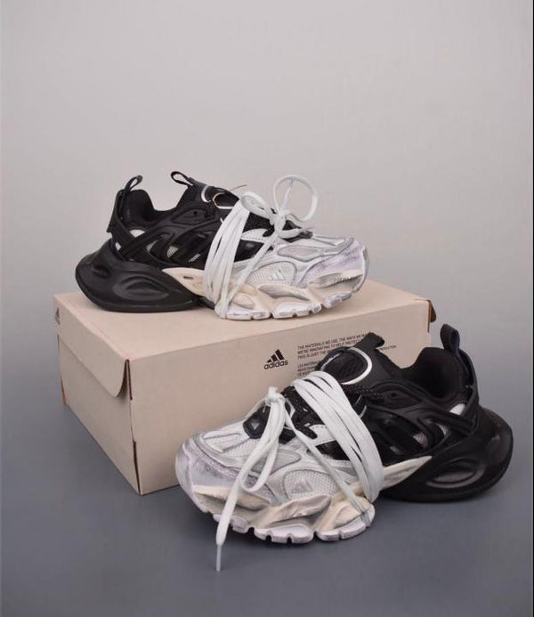 Adida.s XLG Runner Deluxe in White Black