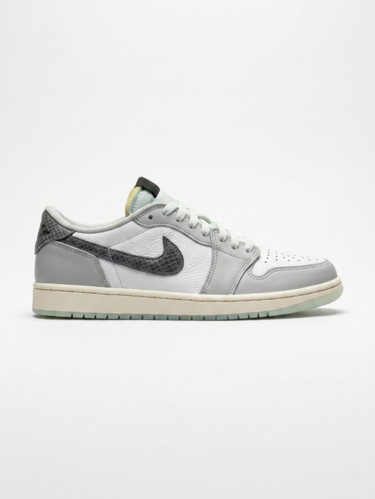 NIK.E AIR JORDAN 1 LOW YEAR OF THE SNAKE2025