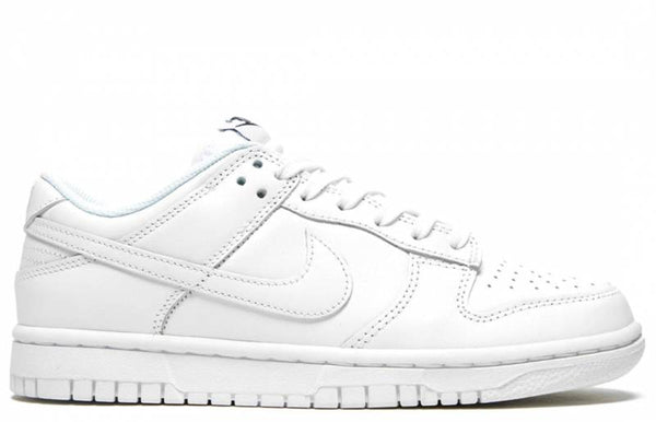Nik ee Sb Dunk Low Pro Triple White