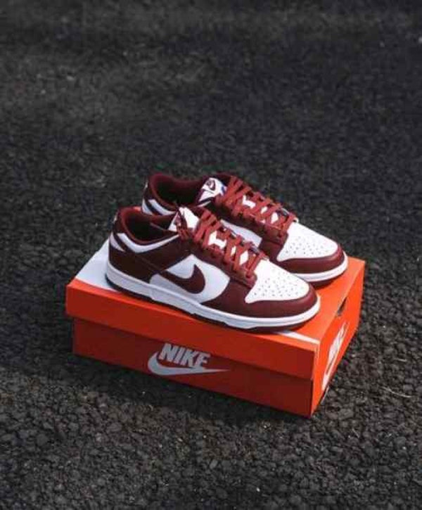 Nikee Sb Dunk Low Team Red