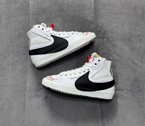 NIK.E BLAZER MID 77 VINTAGE WHITE BLACK