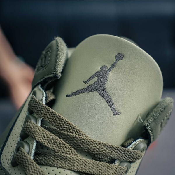 NIK.E AIR JORDAN RETRO 3 MEDIUM OLIVE
