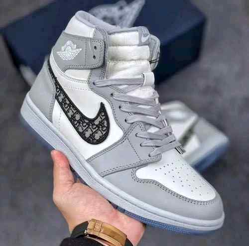 Nik ee air jordan 1diorr high semi ua