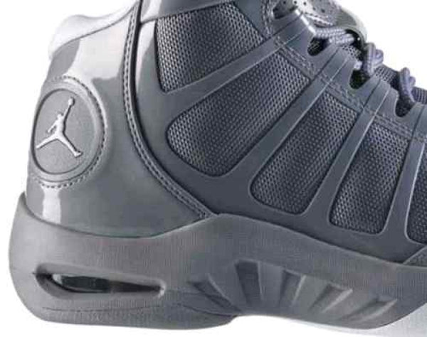 Nik ee air jordan play in these 2 cool gray