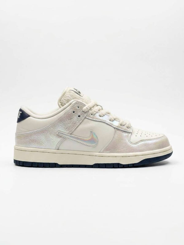 NIK.E DUNK LOW METALLIC JEWEL SWOOSH
