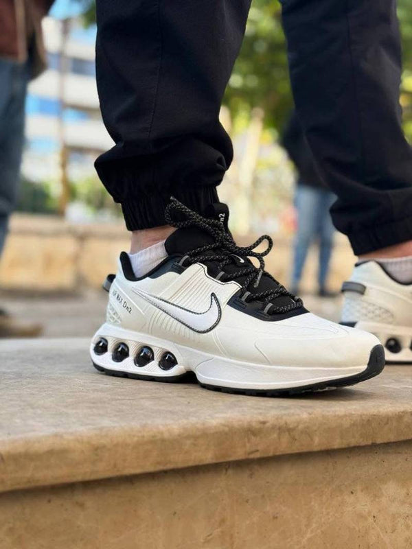 Nik.e Air Max DN 2 White Black