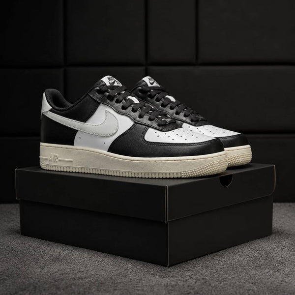 NIK.E AIRFORCE 1 LOW WHITE LIGHT SILVER COCONUT MILK BLACK
