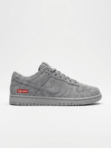 NIK.E SB DUNK LOW GREY X SUPREME
