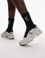 On Cloud Zone Running White Black