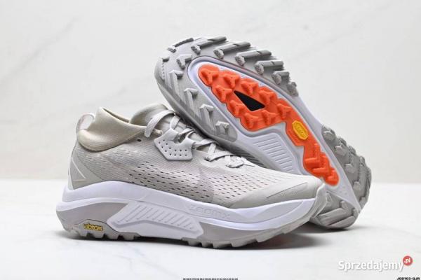 Nik.e ACG Zegma Trail Cream Running shoes