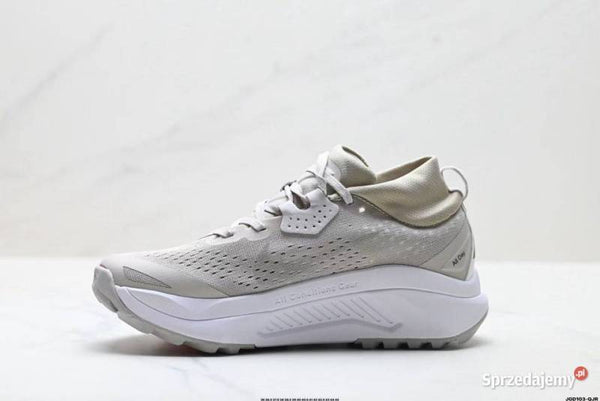 ACG Zegma Trail Cream Running shoes