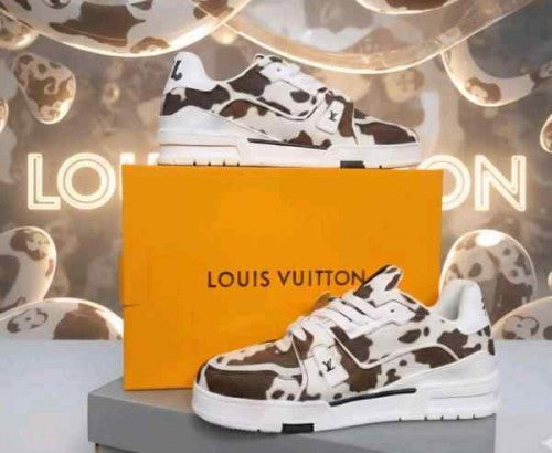 LOUISS VUITTONN FUR PONY TRAINER 2025
