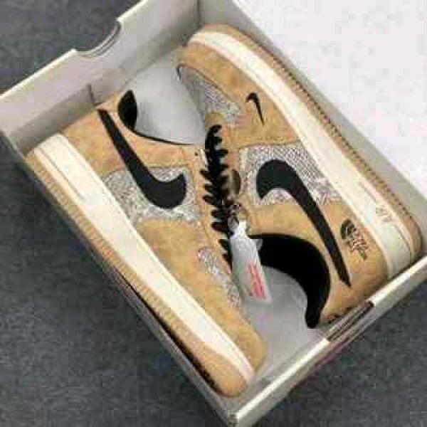 Nikee Air force 1 North face Beige Black