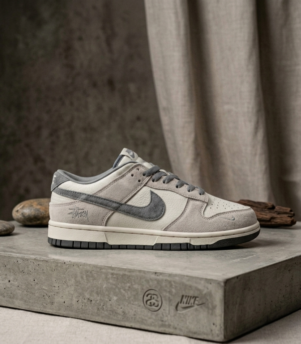 NIK.E SB DUNK LOW RICE WHITE CARBON