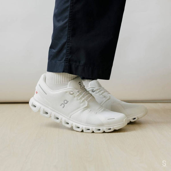 On Cloud 5 Waterproof Running White