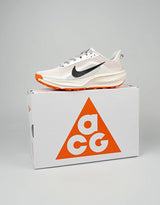 Nik.e ACG Pegasus Trail Running White orange
