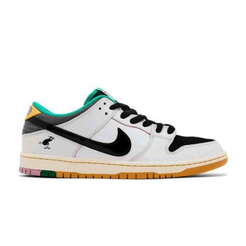 Nikee Sb Dunk Low Pro X CSEF White and black