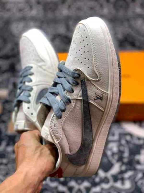 Louiss vuittoon x e travis scott beige grey
