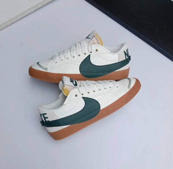 NIKKE BLAZER LOW 77 SAIL PRO GREEN