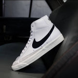 NIKKE BLAZER MID 77 VINTAGE