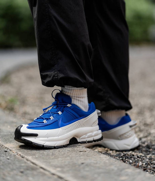 Nikke Zoom Vomero Roam Racer Blue