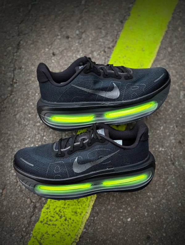Nikke Vomero Premium Black Volt Green