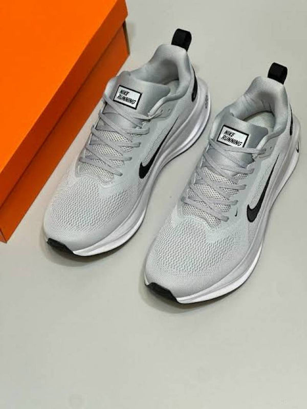 Nikke Zoom Running Grey