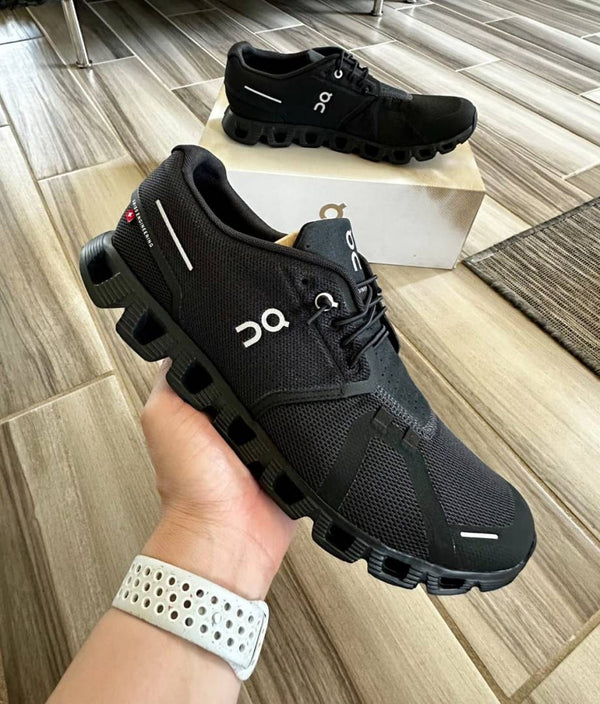 On Cloud 6 Waterproof Running Black
