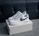 NIKKE AIRFORCE 1 LOW WHITE BLACK SWOOSH