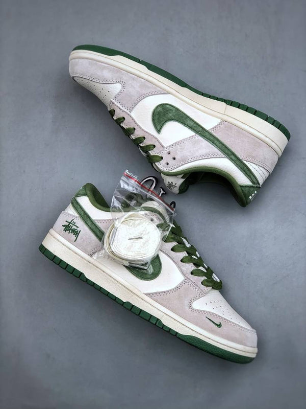 NIKKE SB DUNK X STUSSY WHITE ARMY GREEN SUEDE