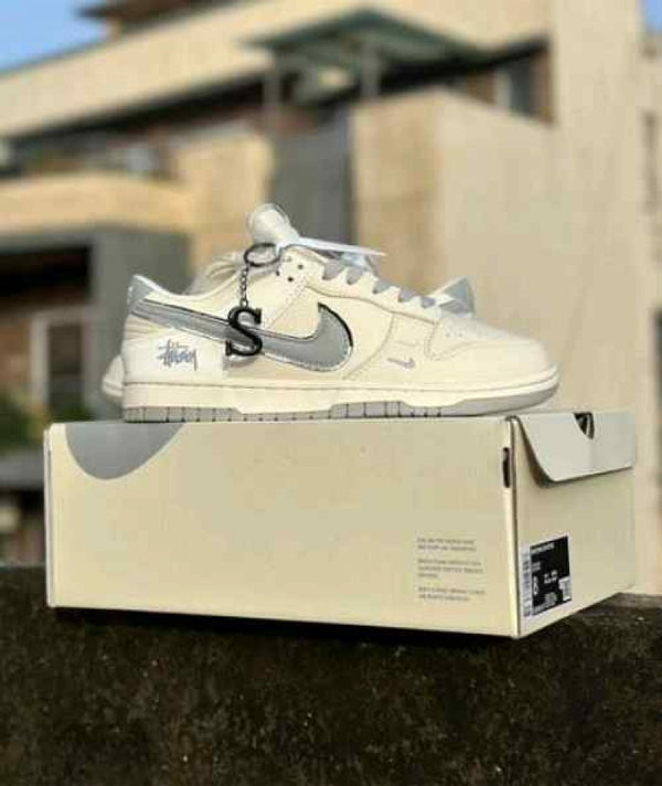 Nikee sb dunk stussy grey sb dunk stussy grey